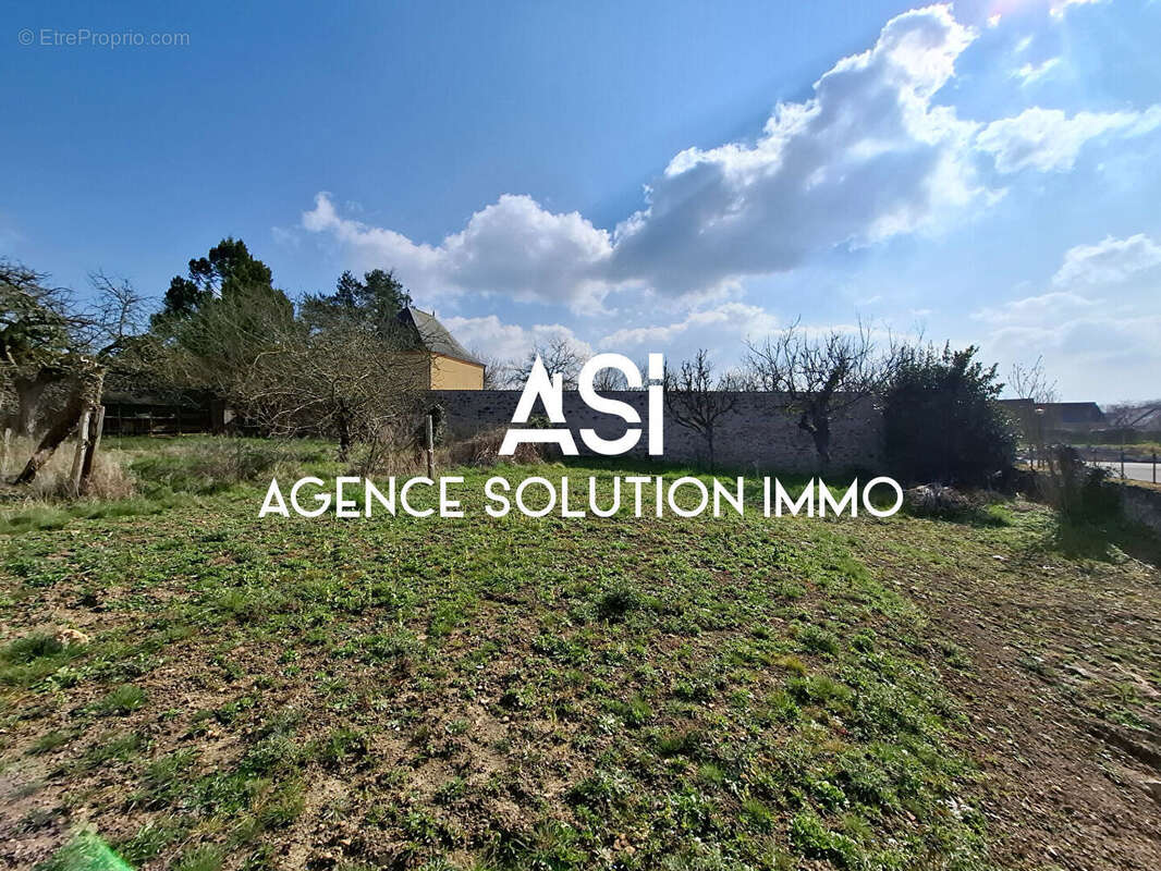 Terrain à SAINT-CHRISTOPHE-DU-LUAT