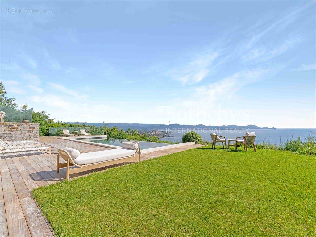 Maison à LES ISSAMBRES