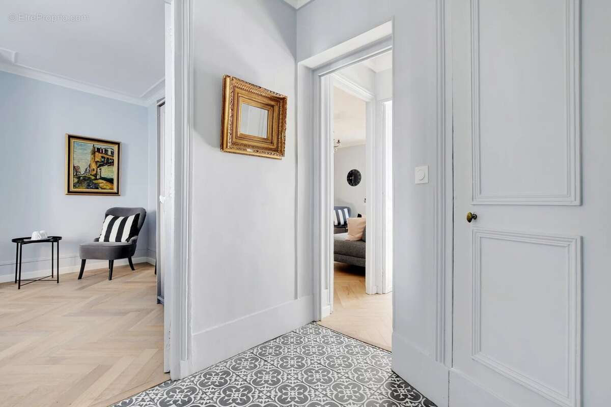 Appartement à PARIS-7E