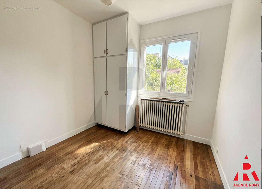 Maison avec jardin - Centre St Cyr - photo 7