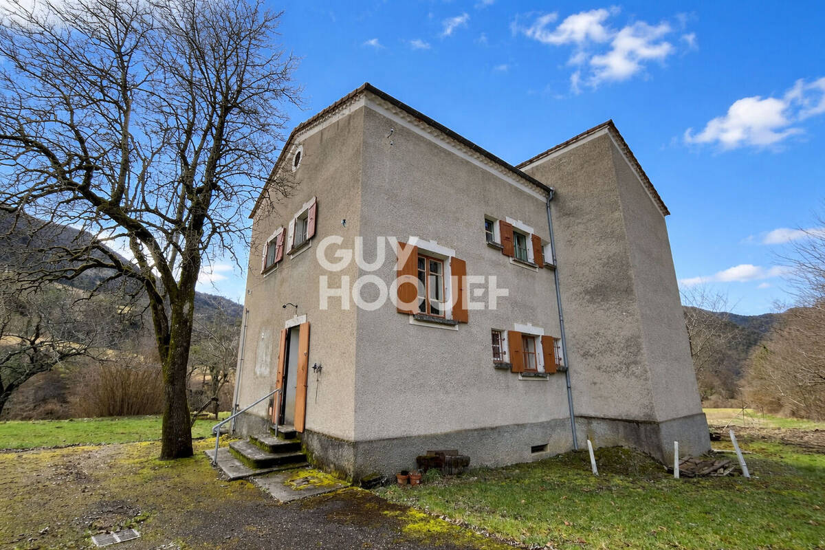 Maison à EYGLUY-ESCOULIN