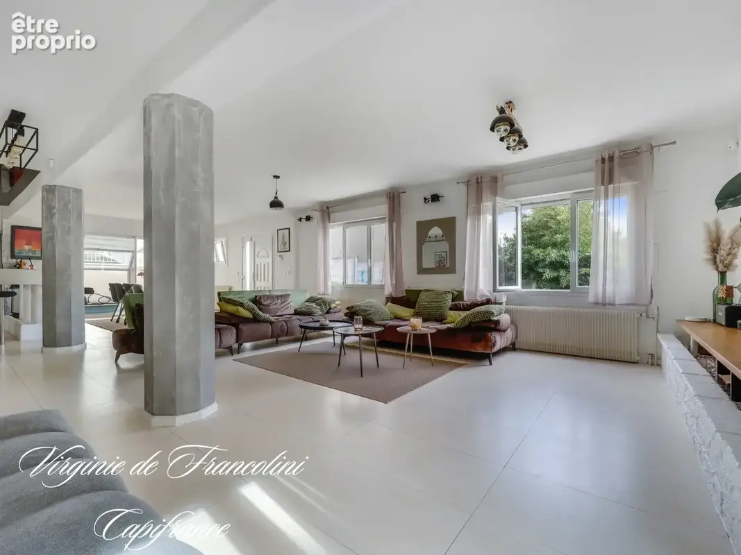 Centre-ville-Coteaux-A vendre belle maison 250 m²-Parcelle 970 m² -6 chambres - Piscine,3 terrasses, dépendance, jardin, garage - photo 5