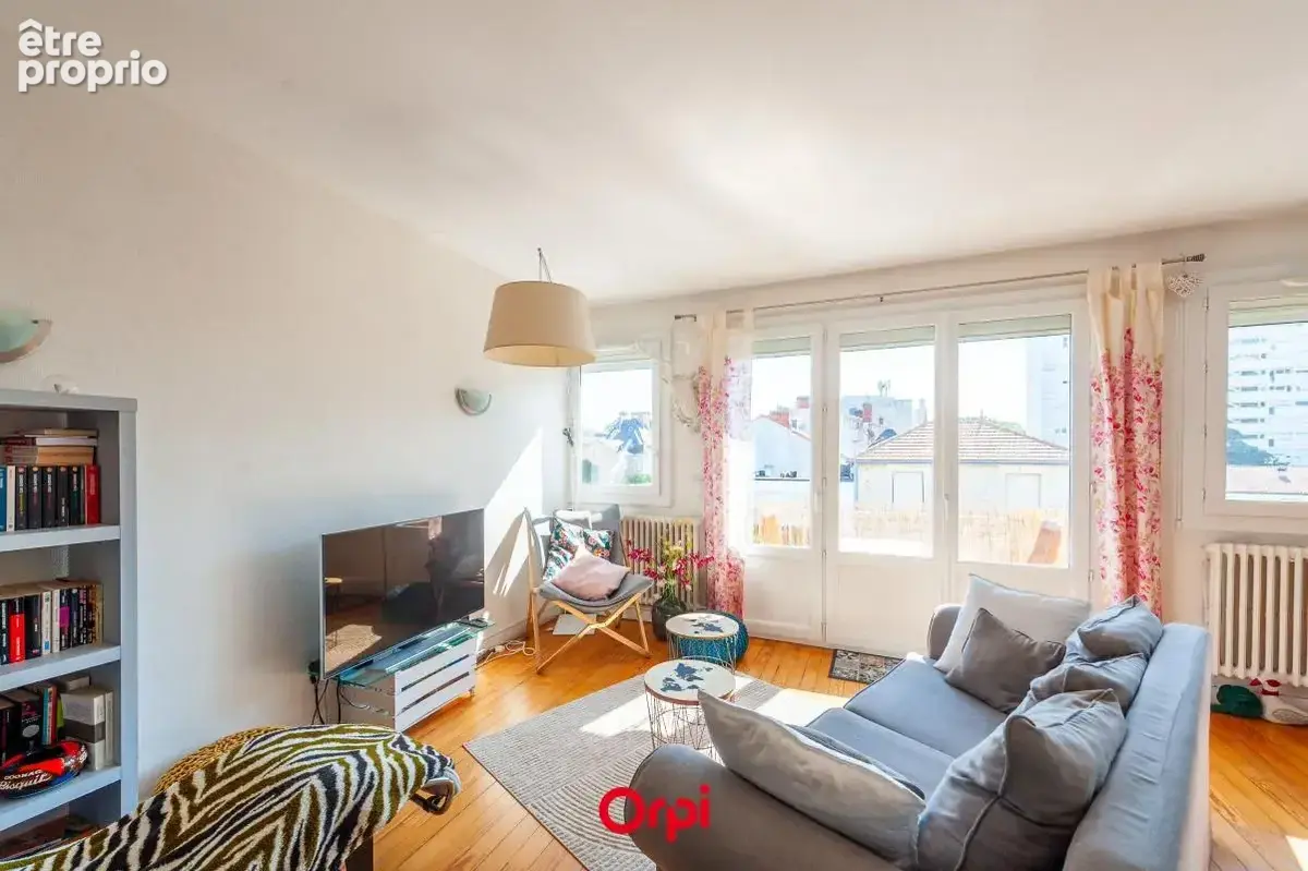 Appartement À Vendre - photo 2