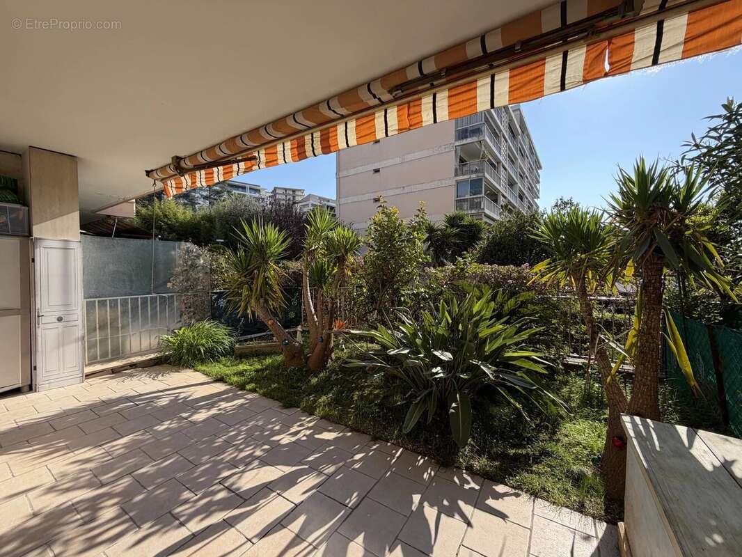 Nice corniche fleurie studio 42m² + jardin 35m²+ cave - photo 3