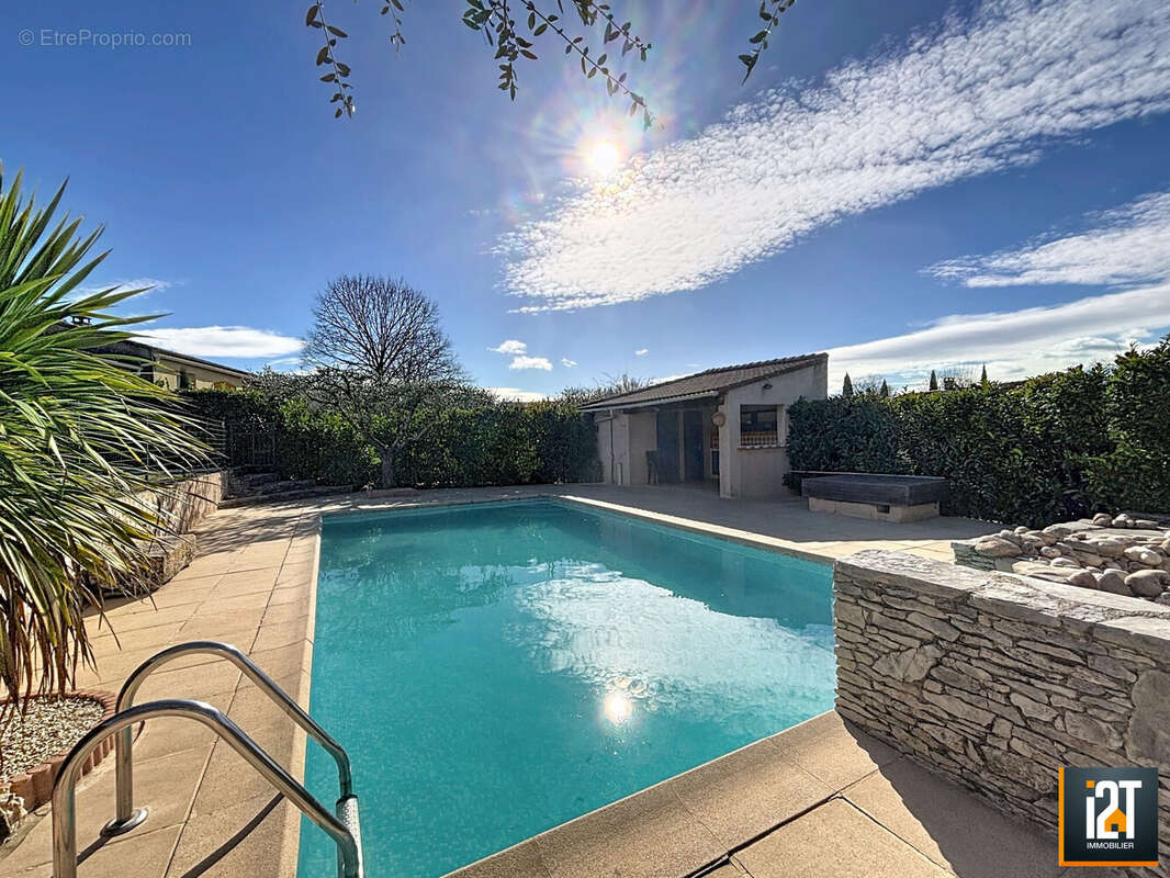 Maison à LA CALMETTE