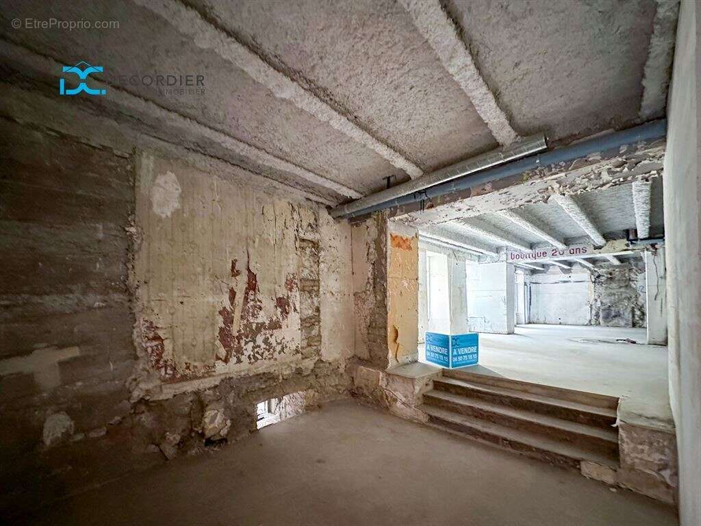 Commerce à EVIAN-LES-BAINS