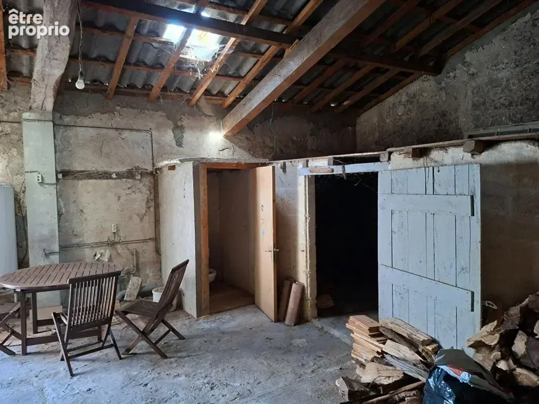 Maison en pierre à Saint Estephe 4 pièce(s) 80 m2 A RENOVER - photo 4