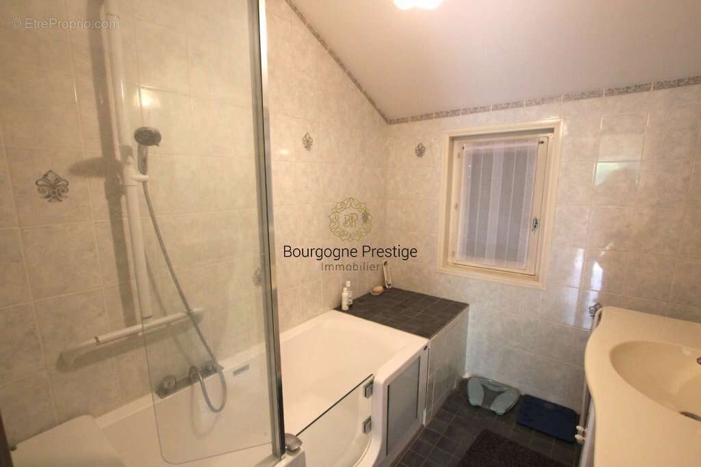 Maison à SENNECEY-LE-GRAND