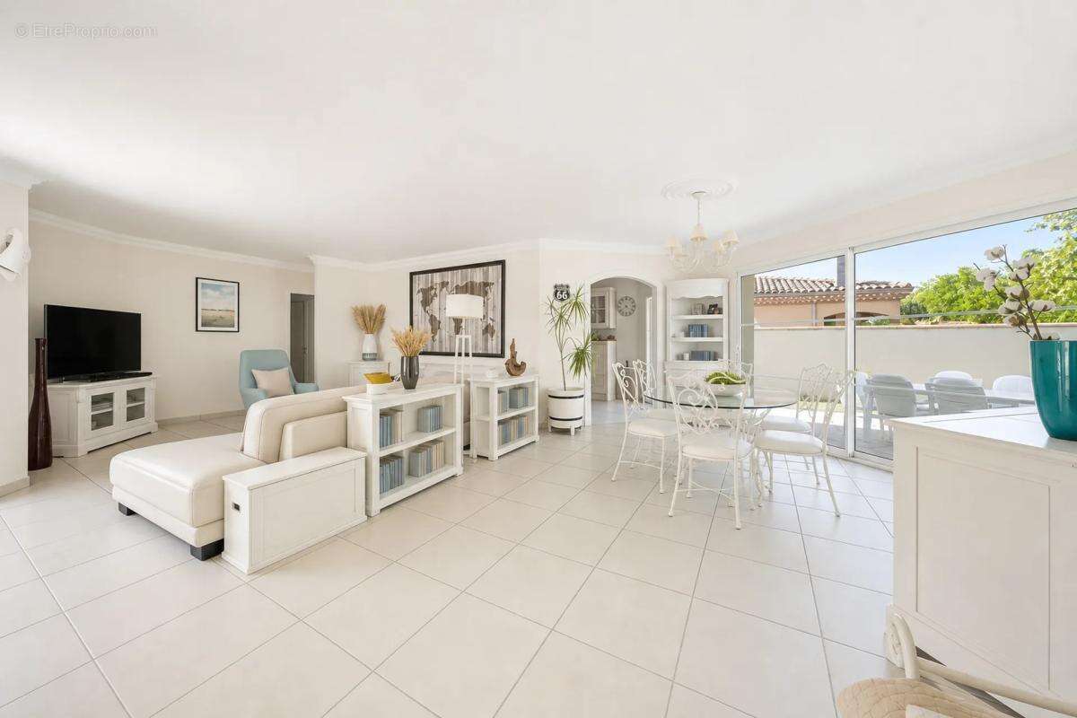 Maison louée 10 pièces 180 m² à Parempuyre - photo 4