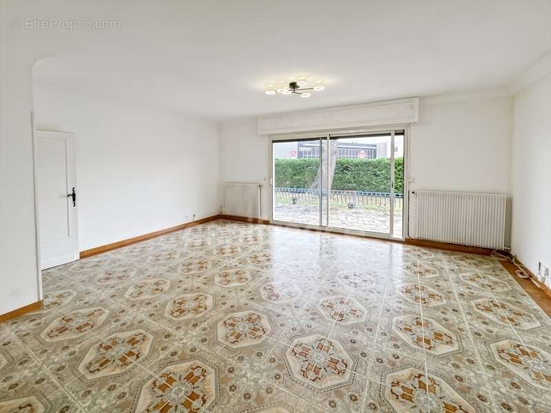 Commerce à LA TESTE-DE-BUCH