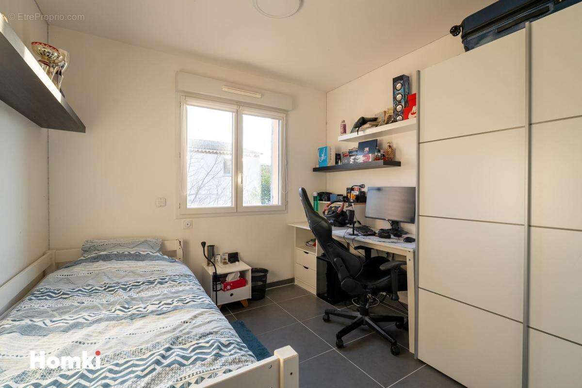 Maison à SIMIANE-COLLONGUE