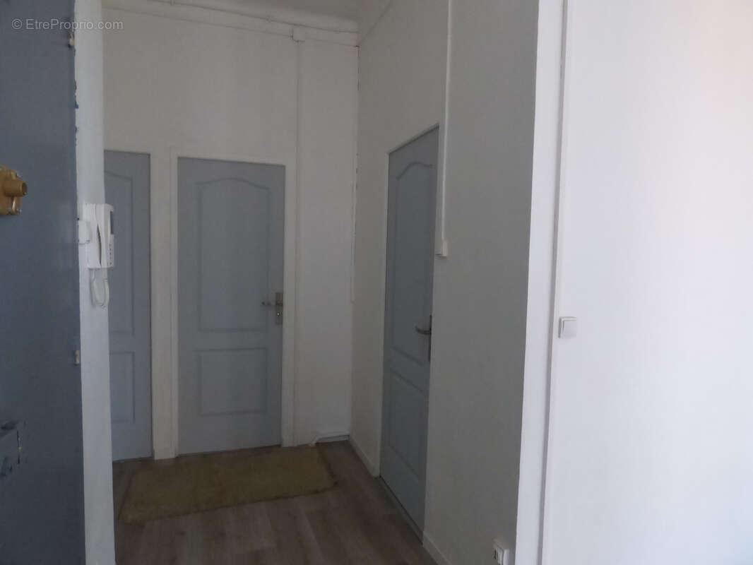 Appartement à MARSEILLE-4E