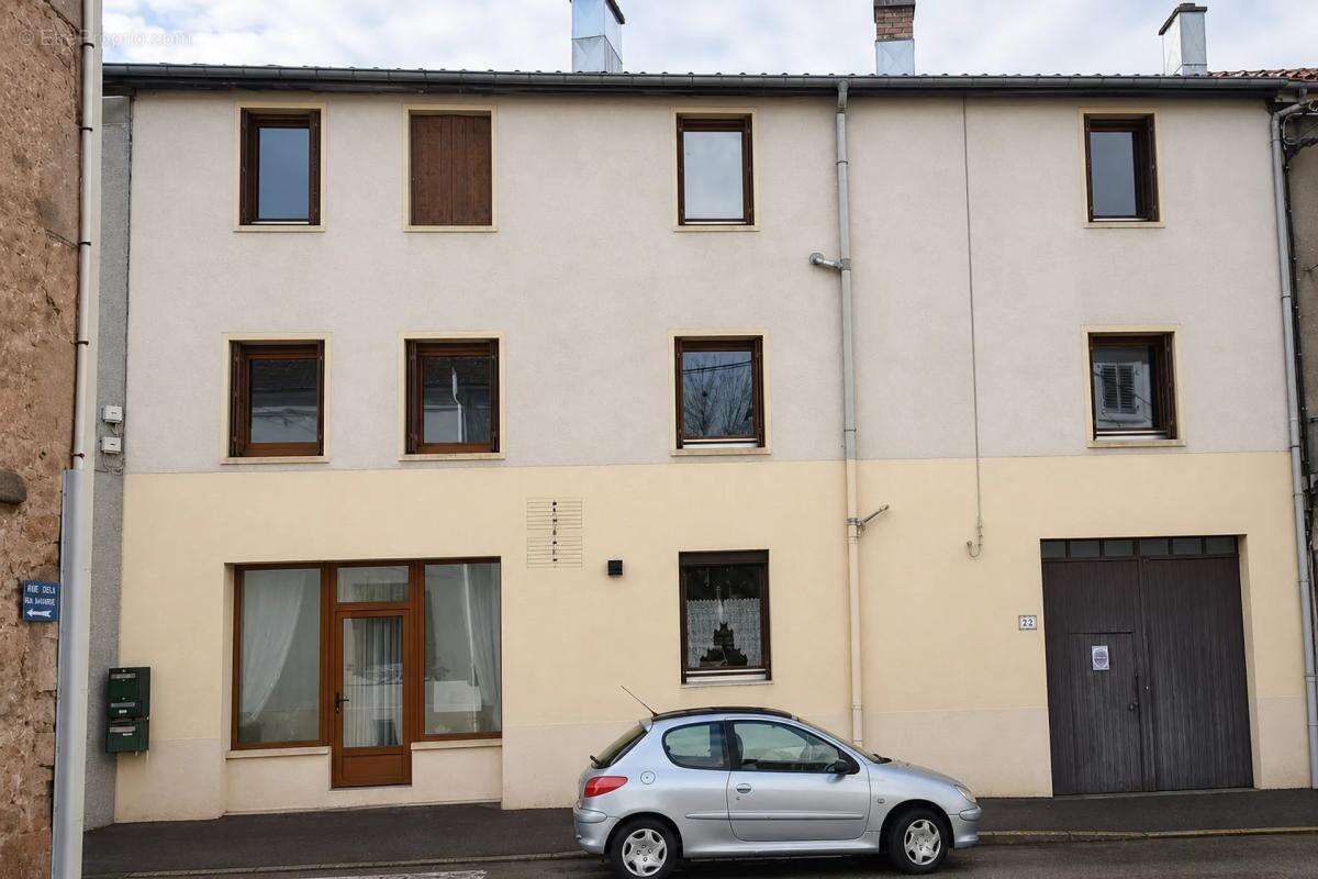 IMMEUBLE de 4 appartements de 306 m² à Bruyères - photo 17