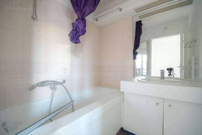 Appartement à LA GARENNE-COLOMBES