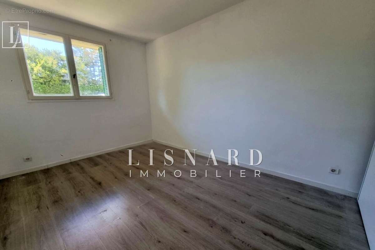 Appartement à VALLAURIS