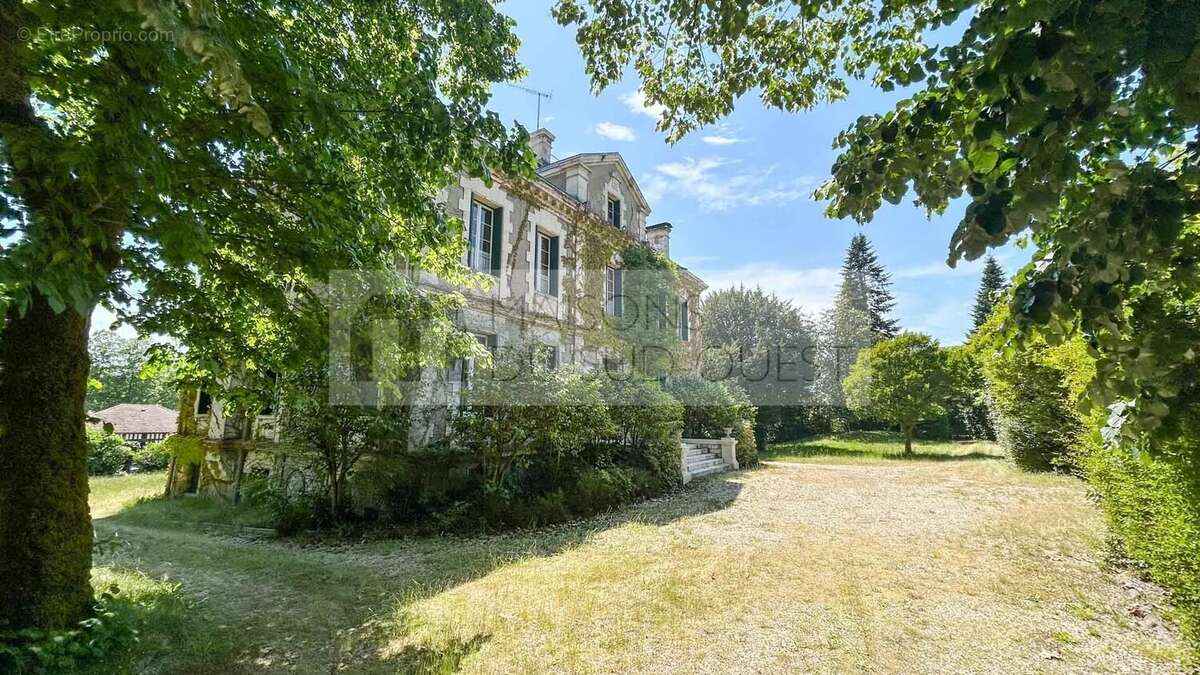 Maison à ONESSE-ET-LAHARIE