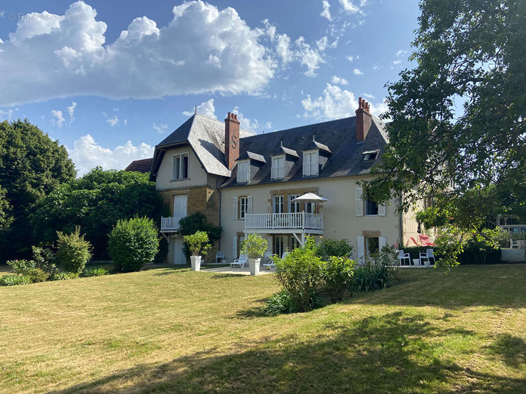 Maison à MONTIGNY-AUX-AMOGNES