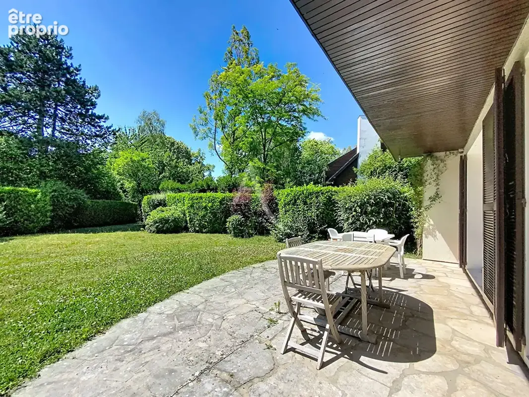 Maison de 260.75 m² - Chavenay - photo 4