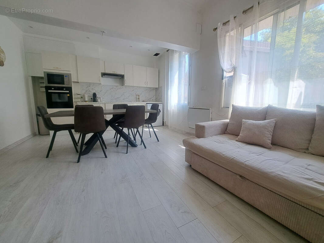 Appartement de type 3 avec belle hauteur sous plafond à vendre sur Agde ! - photo 3