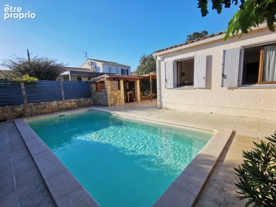 MIRAMAS - Maison T4 de plain-pied 93 m² avec piscine, dépendance et fort potentiel dans un quartier très recherché - photo 2