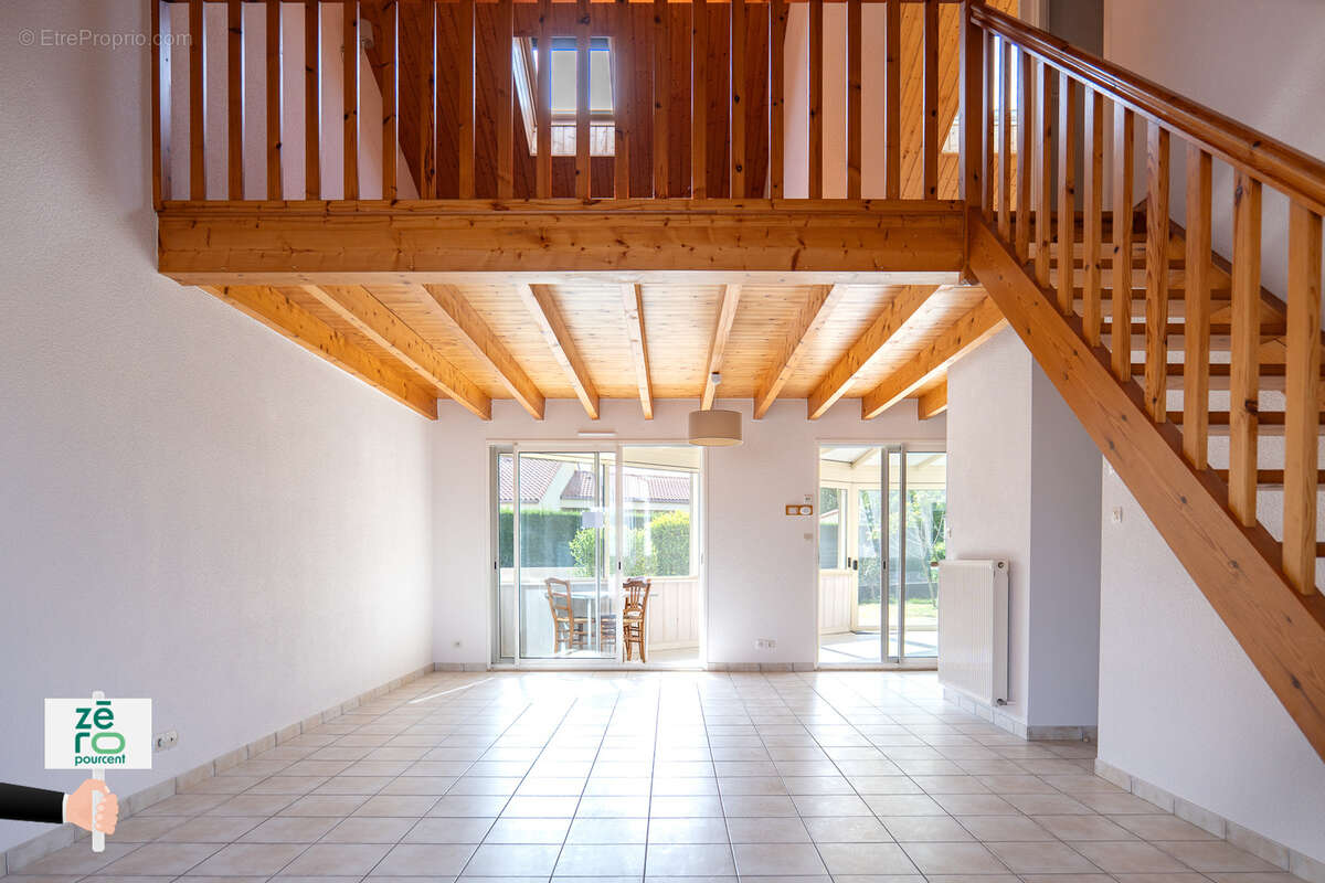 Maison à MONTAIGU