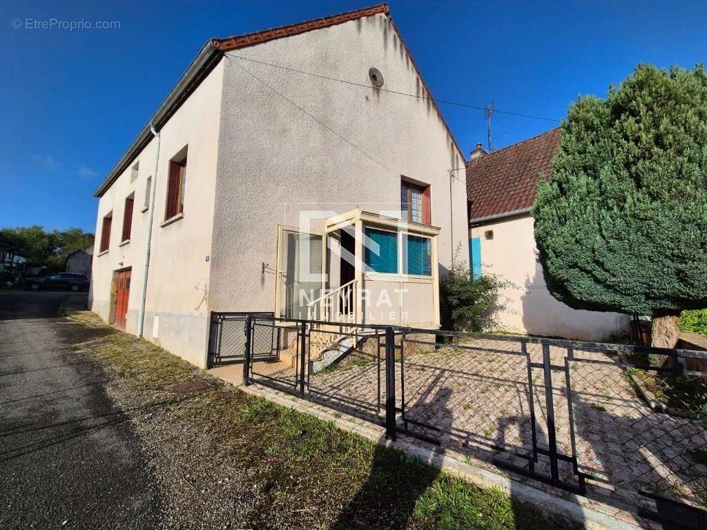 Maison à SAINT-LEGER-SUR-DHEUNE