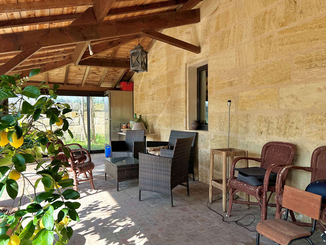 Maison à SAINT-EMILION