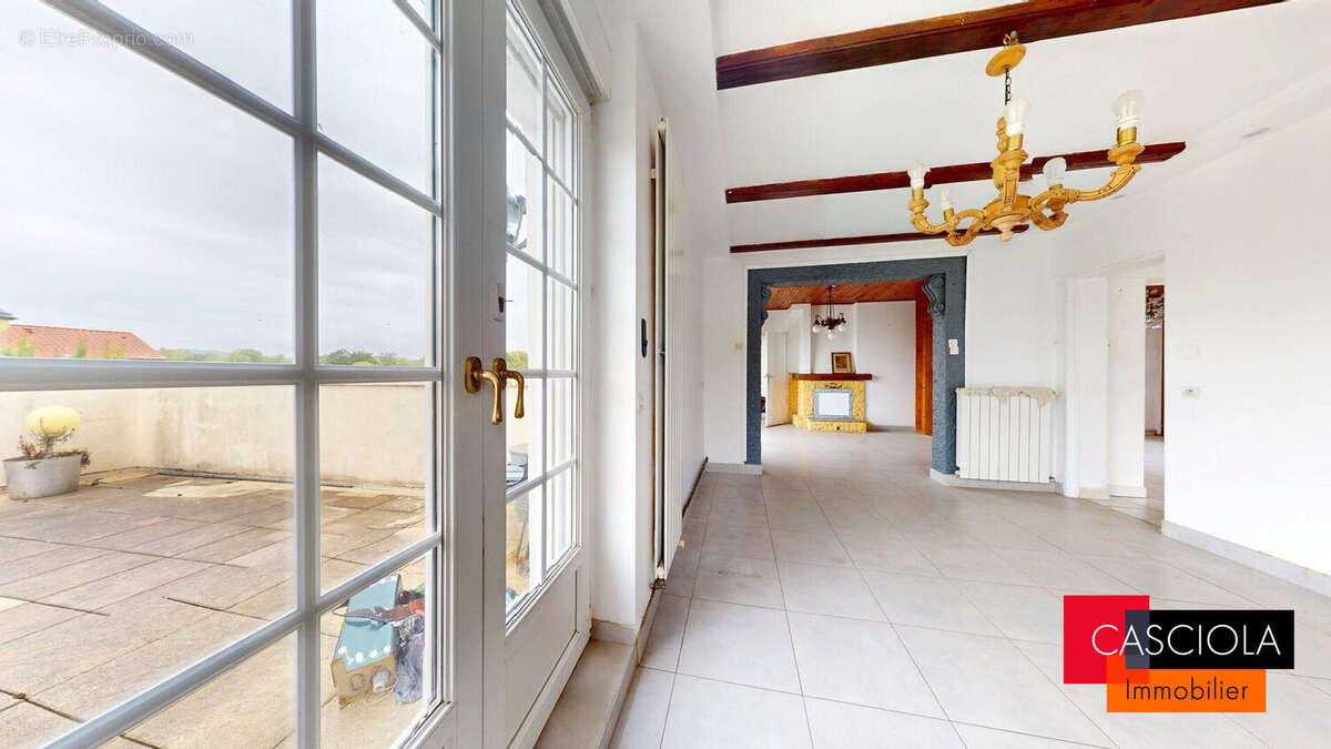 Appartement à MARLY