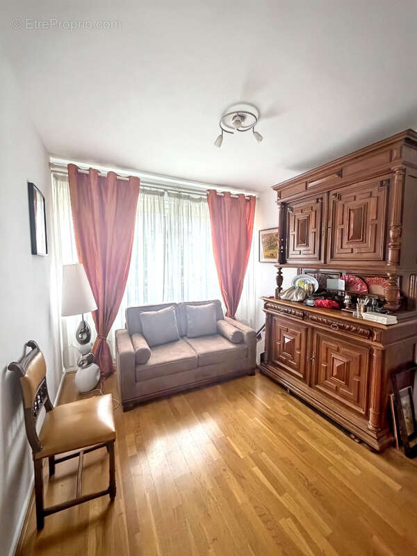 Appartement à FONTENAY-LE-FLEURY