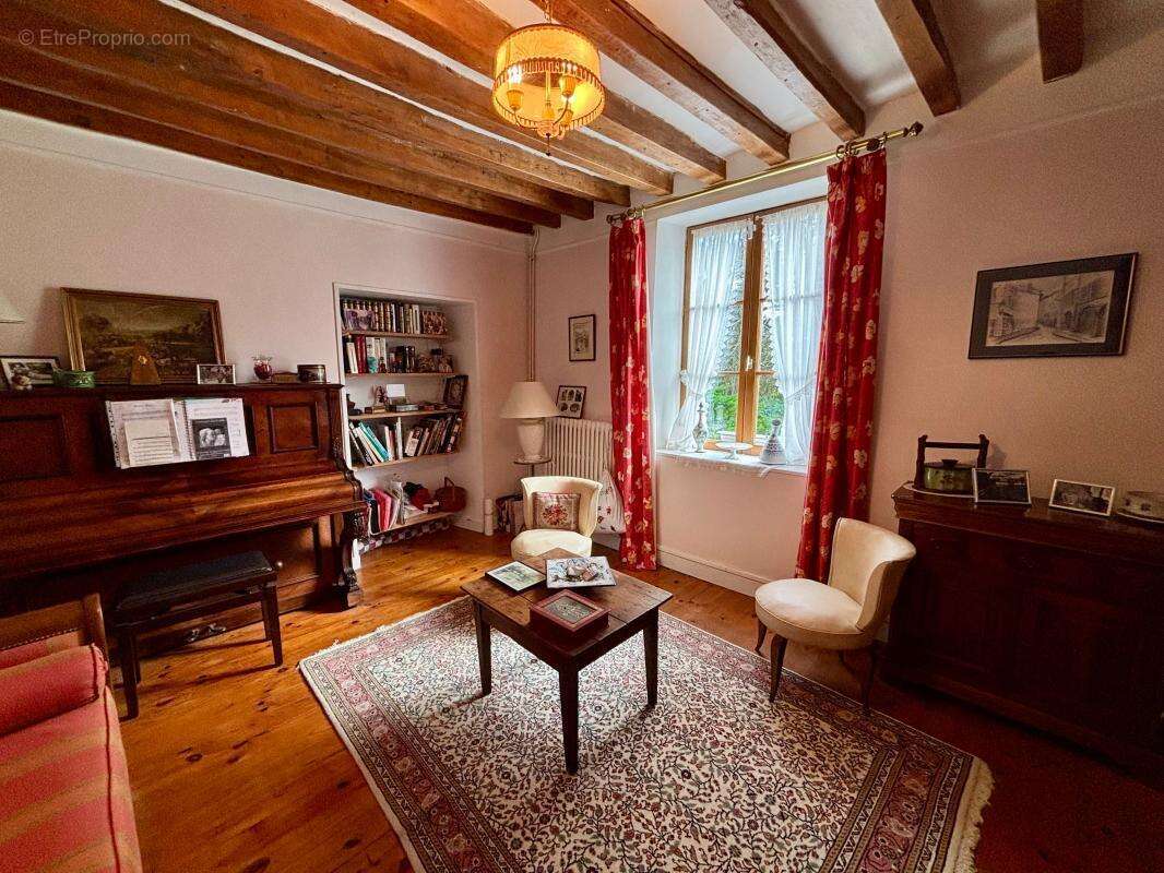 Maison à ETAMPES