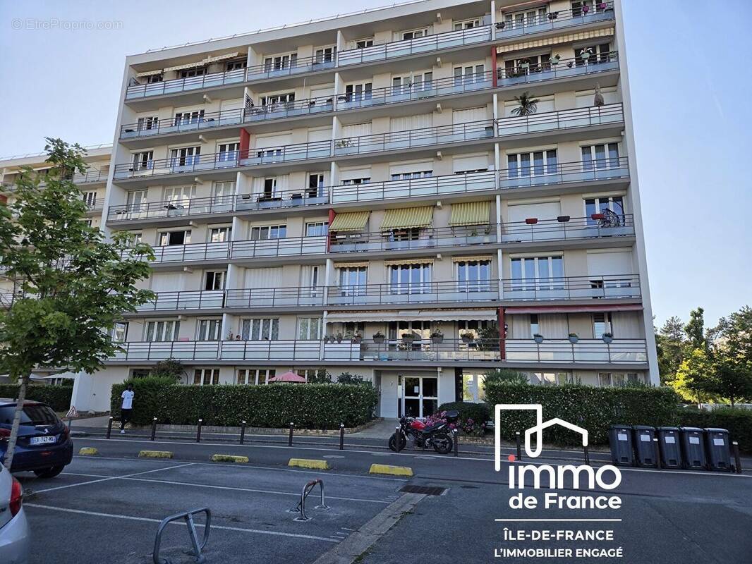 Appartement à CHILLY-MAZARIN