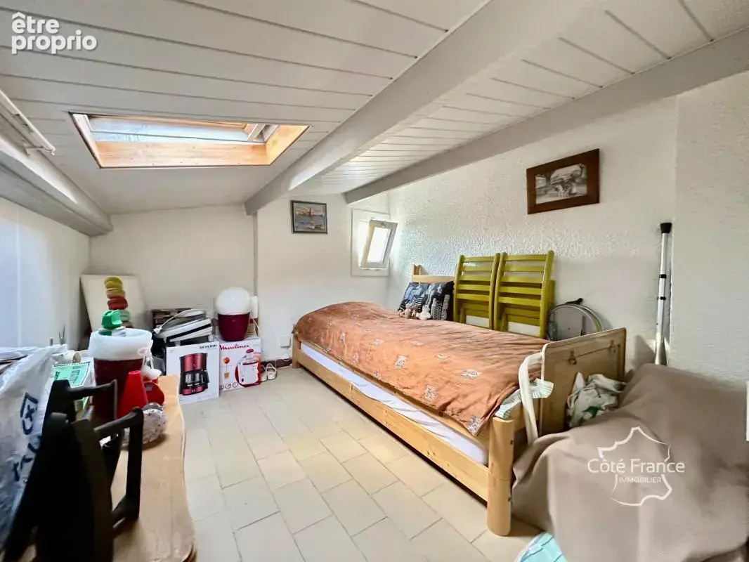 Pinèdes - Grand appartement de 2 chambres + mezzanine avec p - photo 12