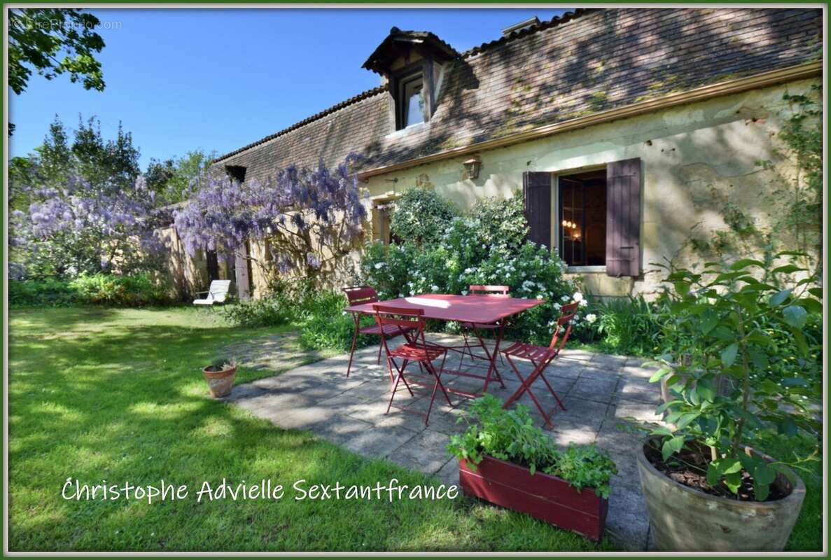 Maison à SAINT-CAPRAISE-DE-LALINDE