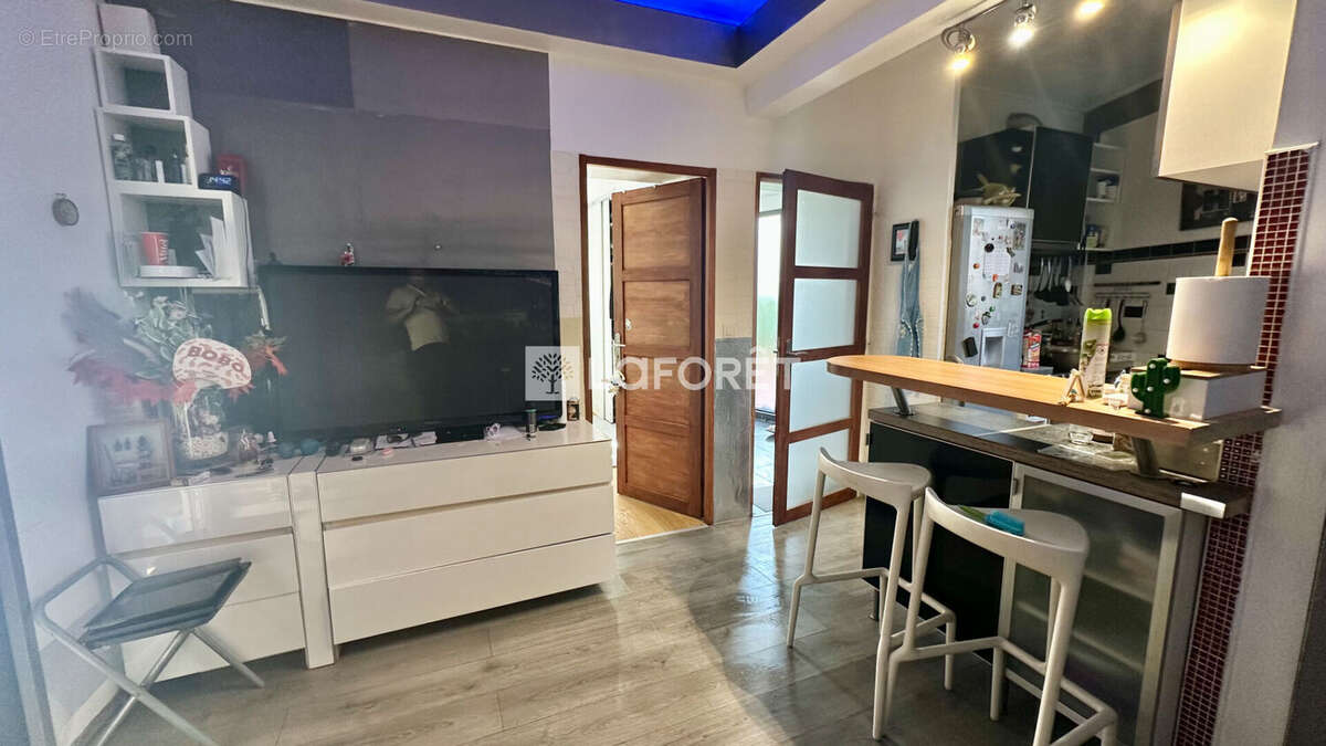 Appartement à LES PAVILLONS-SOUS-BOIS