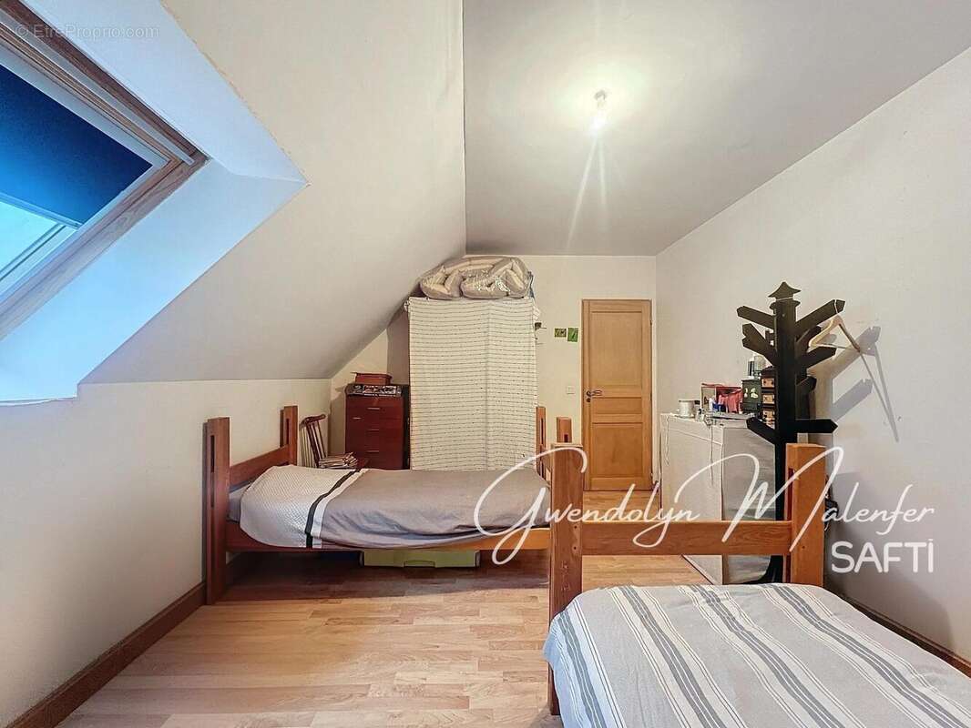 Maison 225 m² à Villers-Farlay  - photo 9
