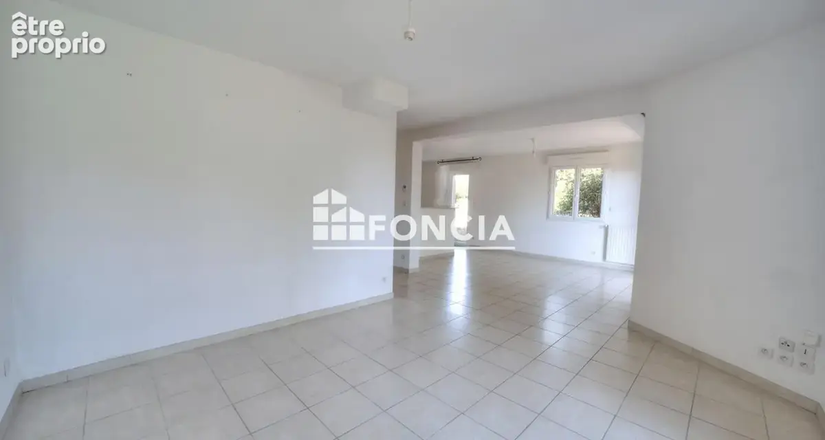 Belle maison mitoyenne par le garage, idéale pour une famille en quête de calme et d'espace - photo 2