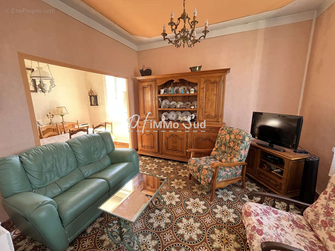 Maison, 3 faces, garage et extérieur - photo 4