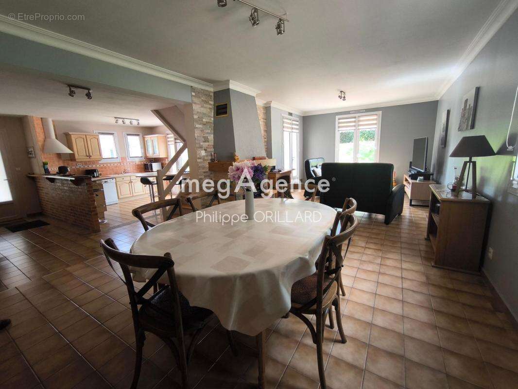 Maison à CHAZE-HENRY