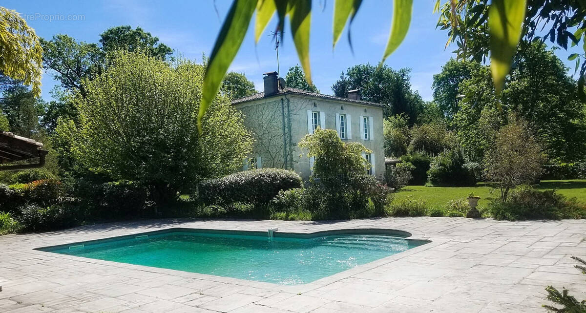 Maison à SAINT-SYMPHORIEN
