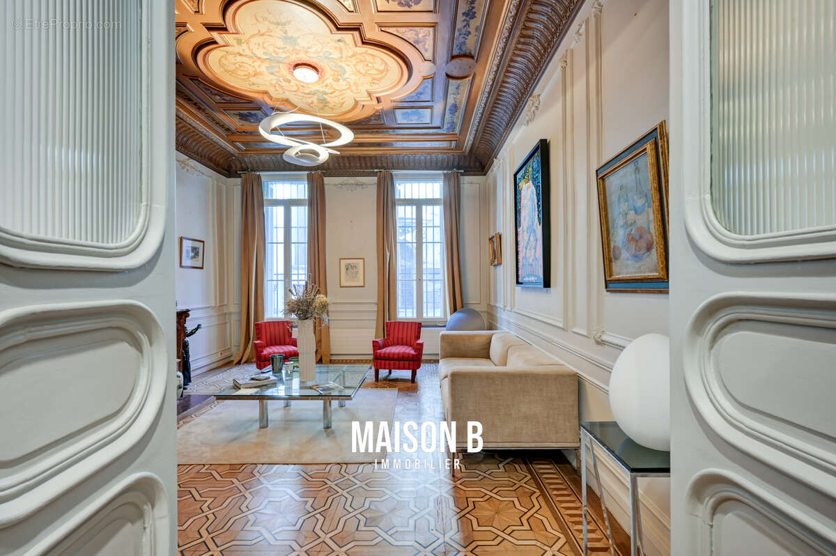 Appartement à MARSEILLE-6E