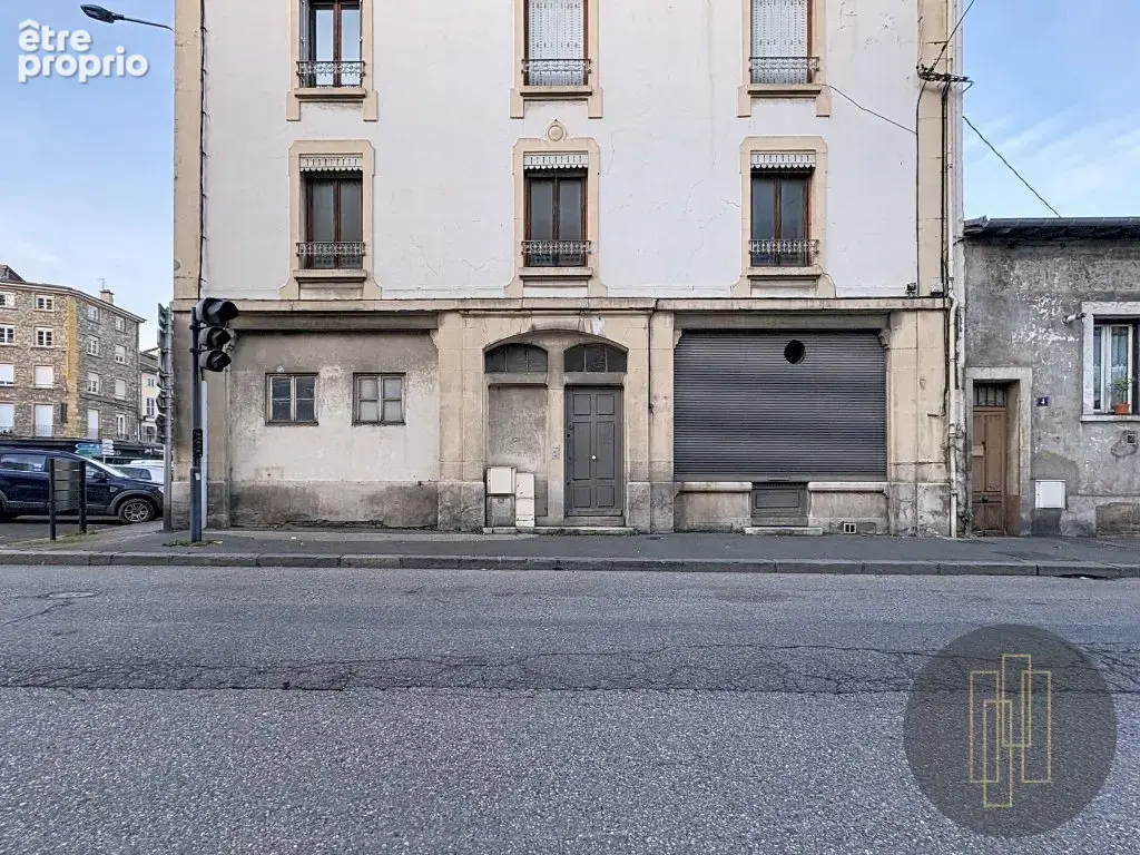Immeuble de rapport 374.7 m² / tarare - photo 2