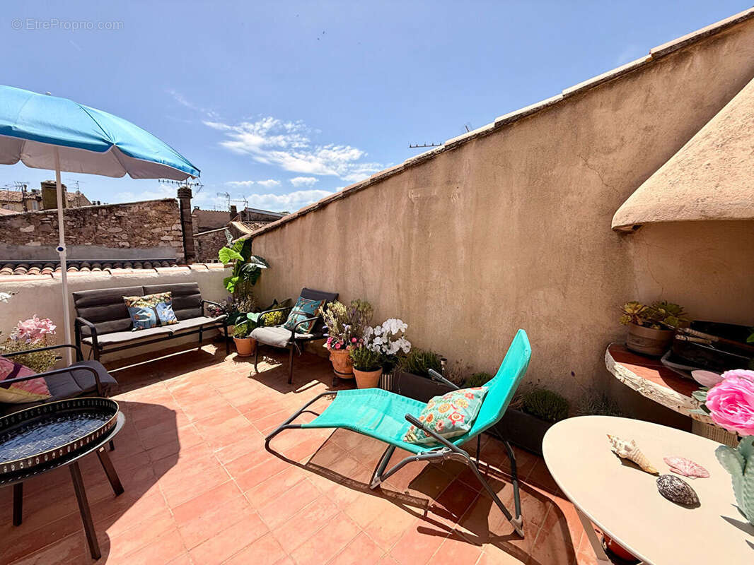 Maison de village R+3 avec dépendance - photo 2