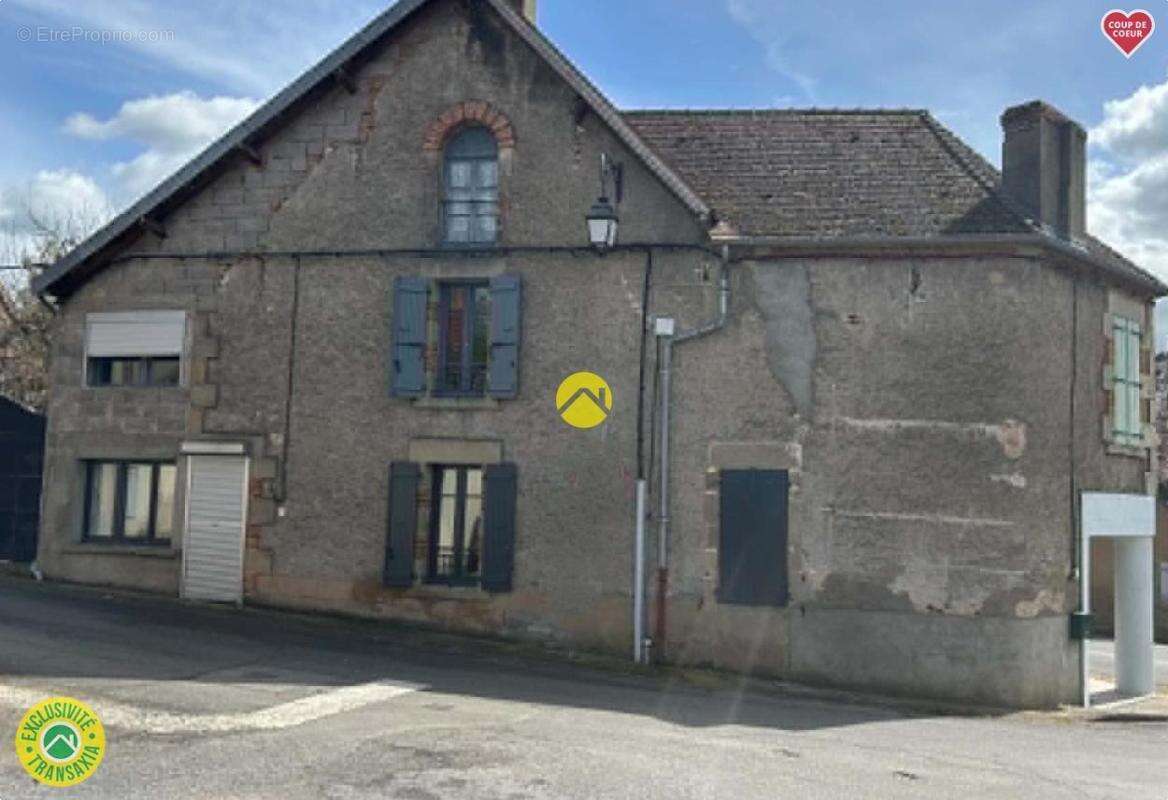 Logement rénové sans terrain - photo 9