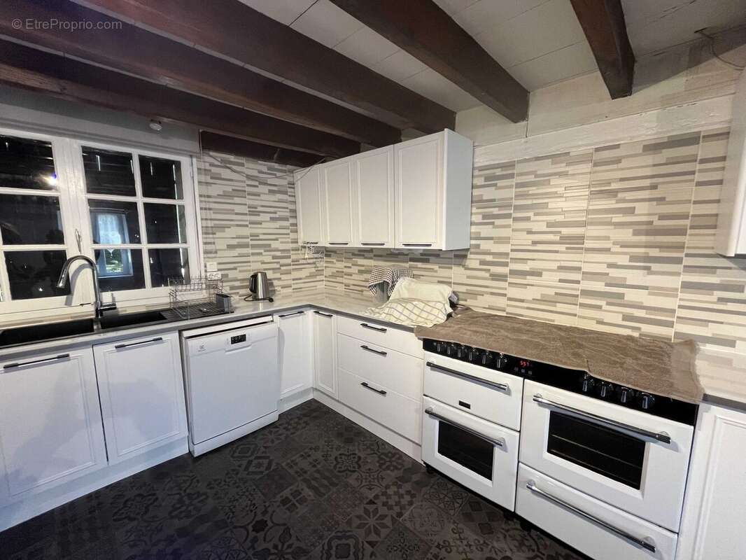 Maison 538 m² à Chasseneuil-Sur-Bonnieure  - photo 9
