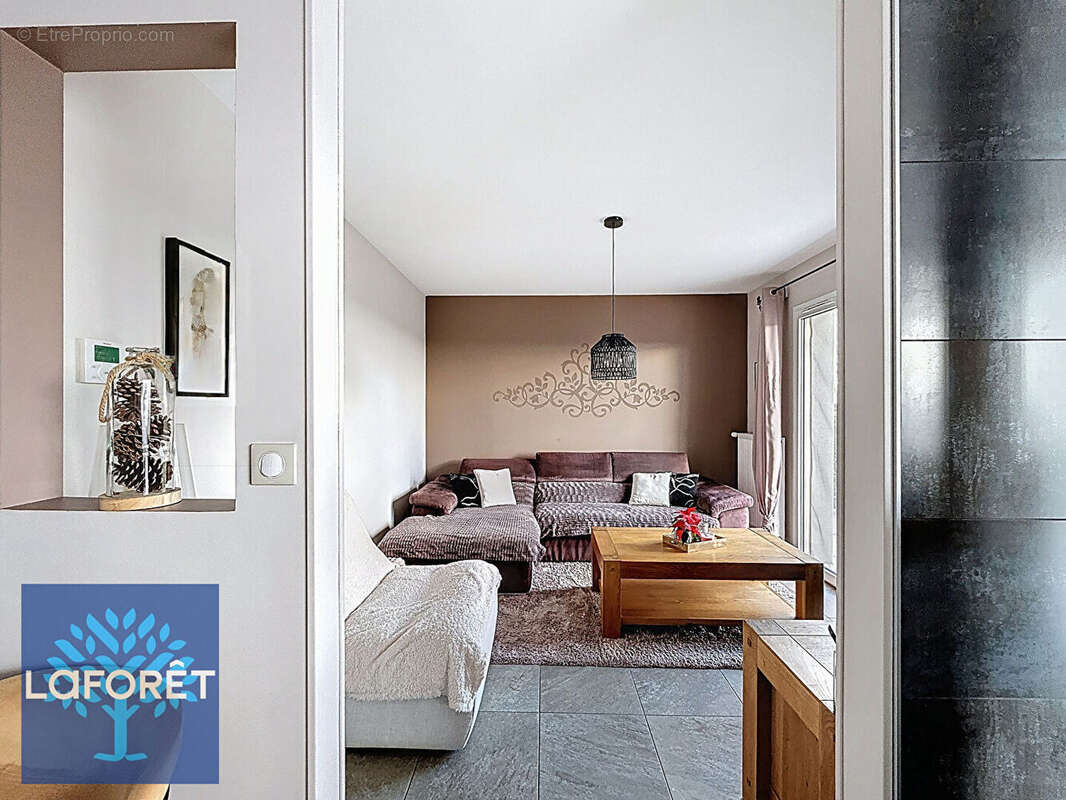 Maison à GREZIEU-LA-VARENNE