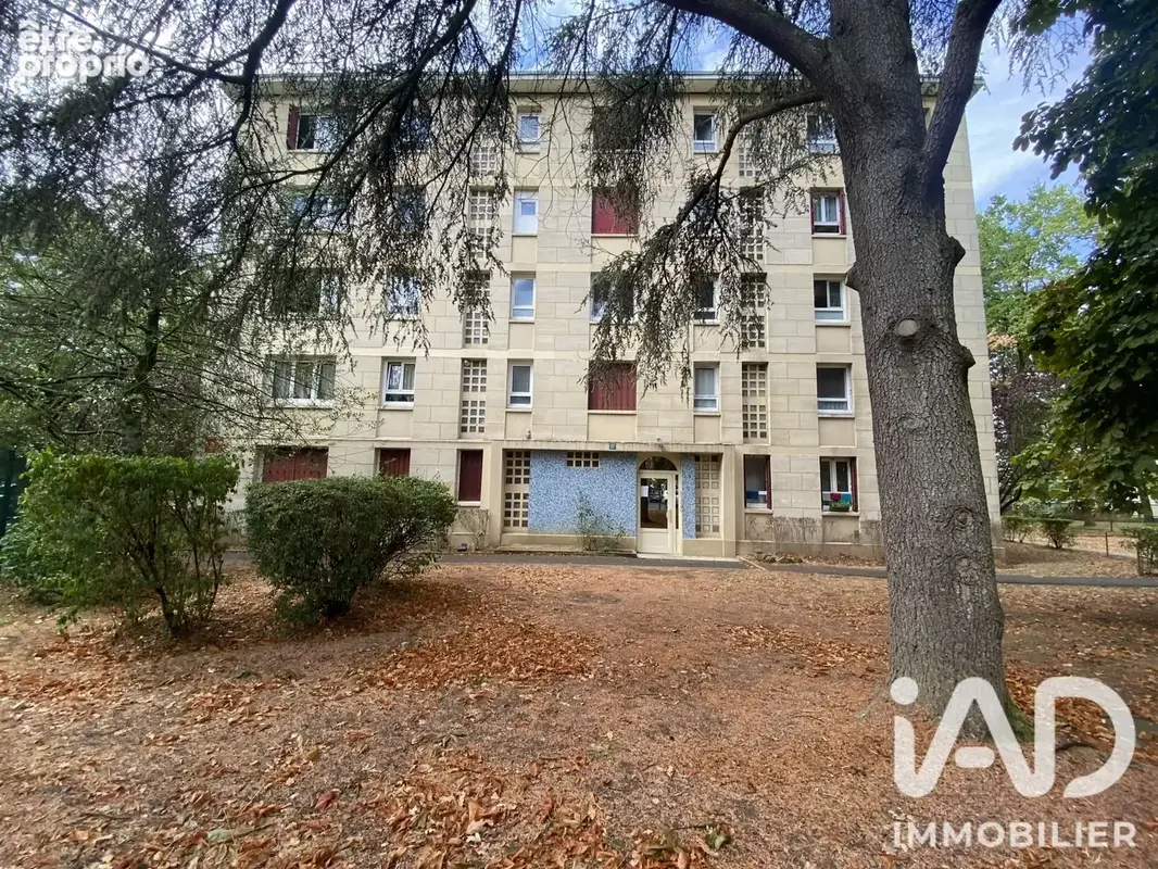 Photo 1 - Appartement à SAINTE-GENEVIEVE-DES-BOIS