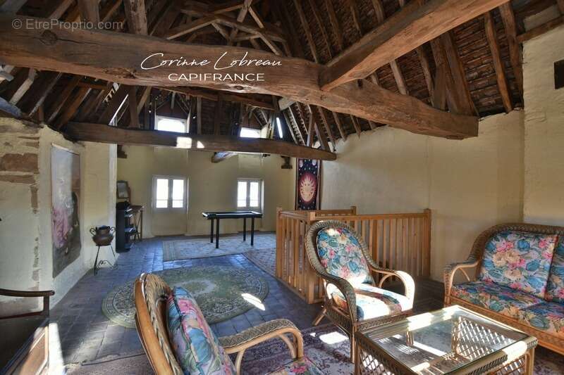 Maison à LA ROCHE-VINEUSE