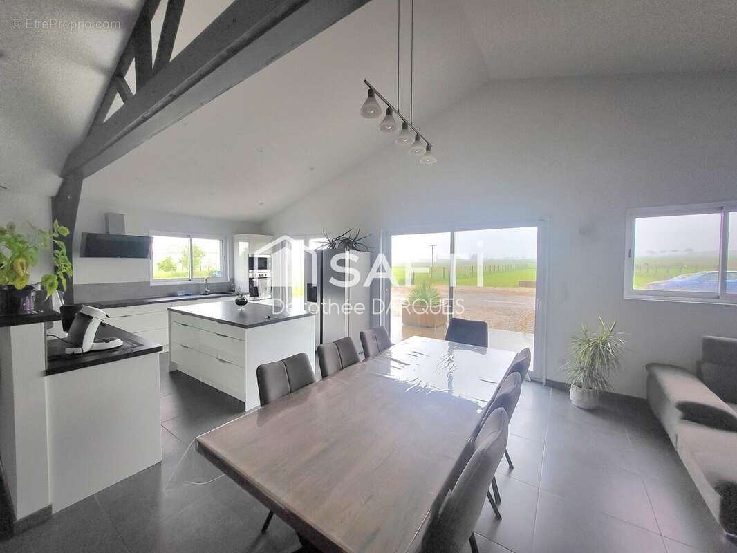 Commerce 212 m² à Longuenesse  - photo 3
