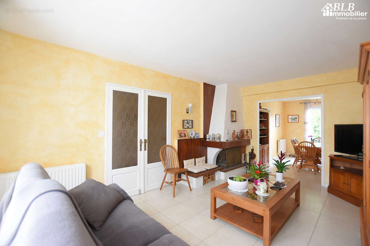 Maison à ELANCOURT