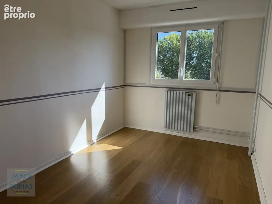 CHALON-SUR-SAONE - Appartement T3 avec Parking - Très belle vue - - photo 6